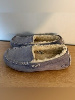 UGG Ansley Slippers - Size 8